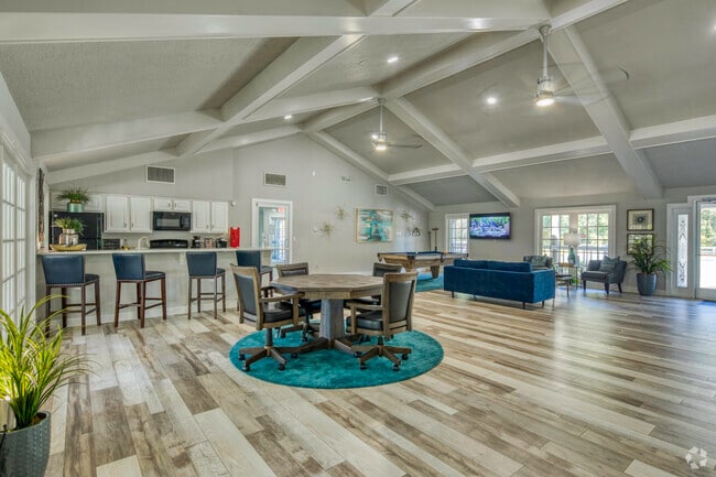 Clubhouse - 1400 Plantation Blvd Plant City, FL 33566-1502 - Park at Walden Lake