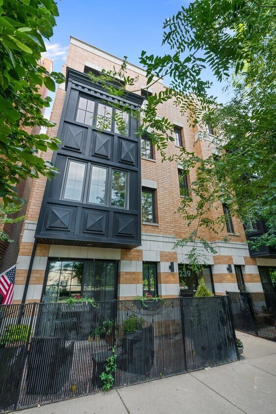Building Photo - 2239 N Lister Ave