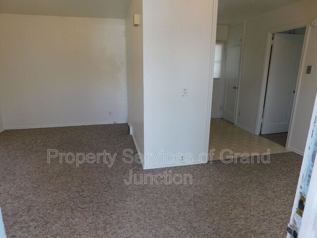 Photo - 957 Belford Ave House