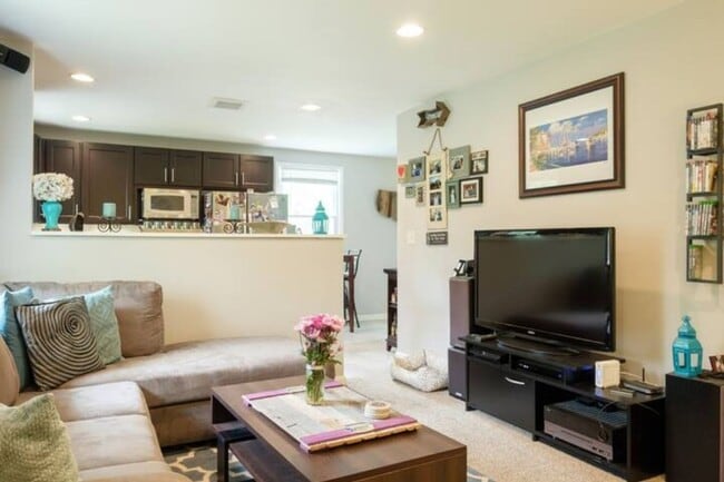 Foto del edificio - South Nashville Gem on HUGE Corner Lot w/ ...