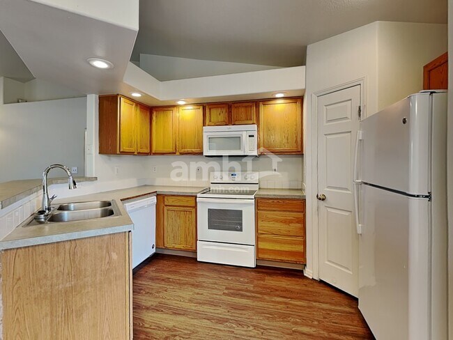 Building Photo - 1473 W Topanga Court