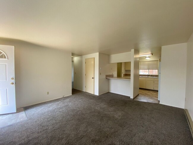 Building Photo - r1316