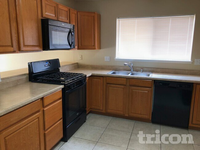 Foto del edificio - 4263 Powell Ave