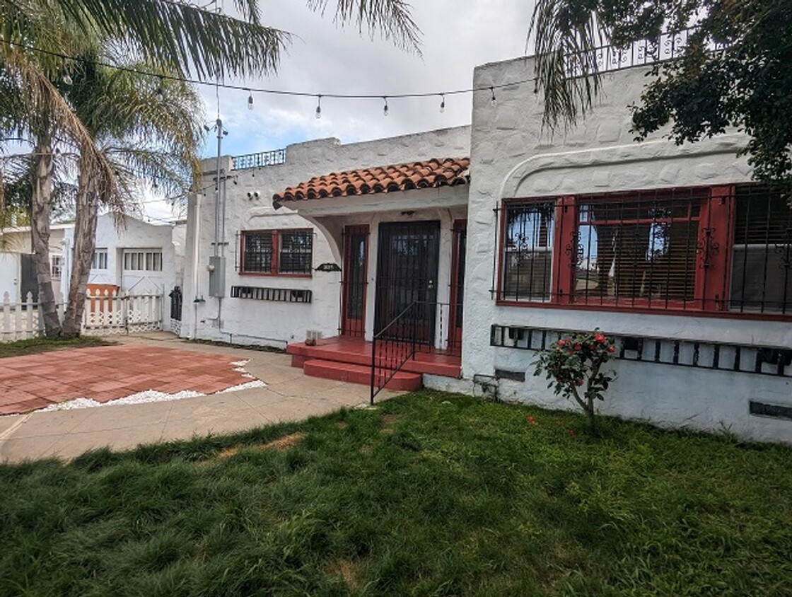 Foto principal - 2 Bedroom-1 Bathroom Single Story Home in ...