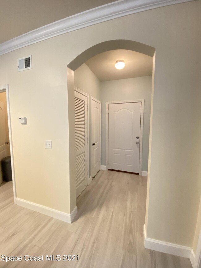 Building Photo - 6421 Borasco Dr