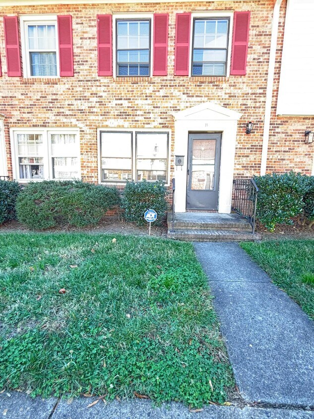 Foto del edificio - 6254 Old Pineville Rd