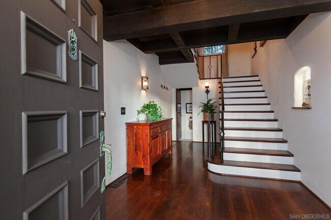 Building Photo - 3626 Hyacinth Dr