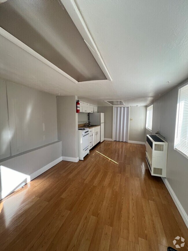 Building Photo - 505 Cañon Ave