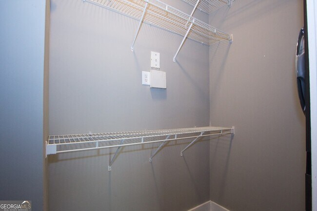 Building Photo - 1195 Milton Terrace SE