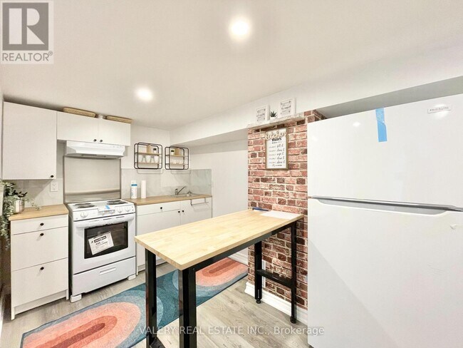 Building Photo - 52 Glenridge Rd