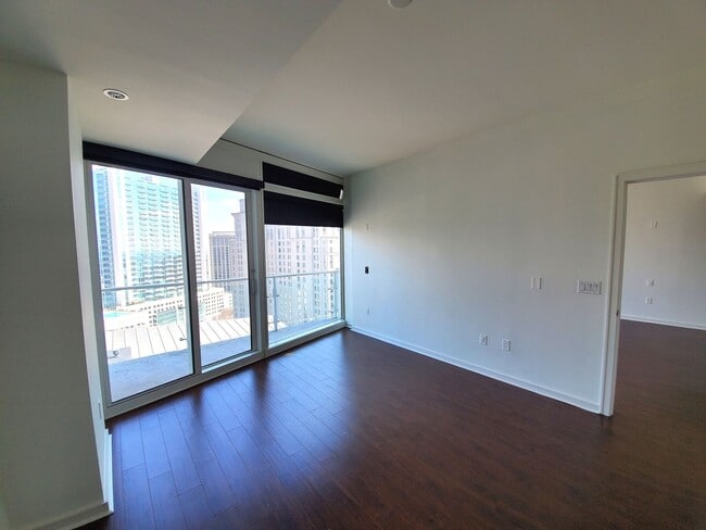 Foto del edificio - Gorgeous 1 Bedroom/1 Bath available now! Terminus Building - Buckhead