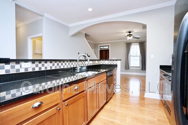 Building Photo - 308 Mulberry St