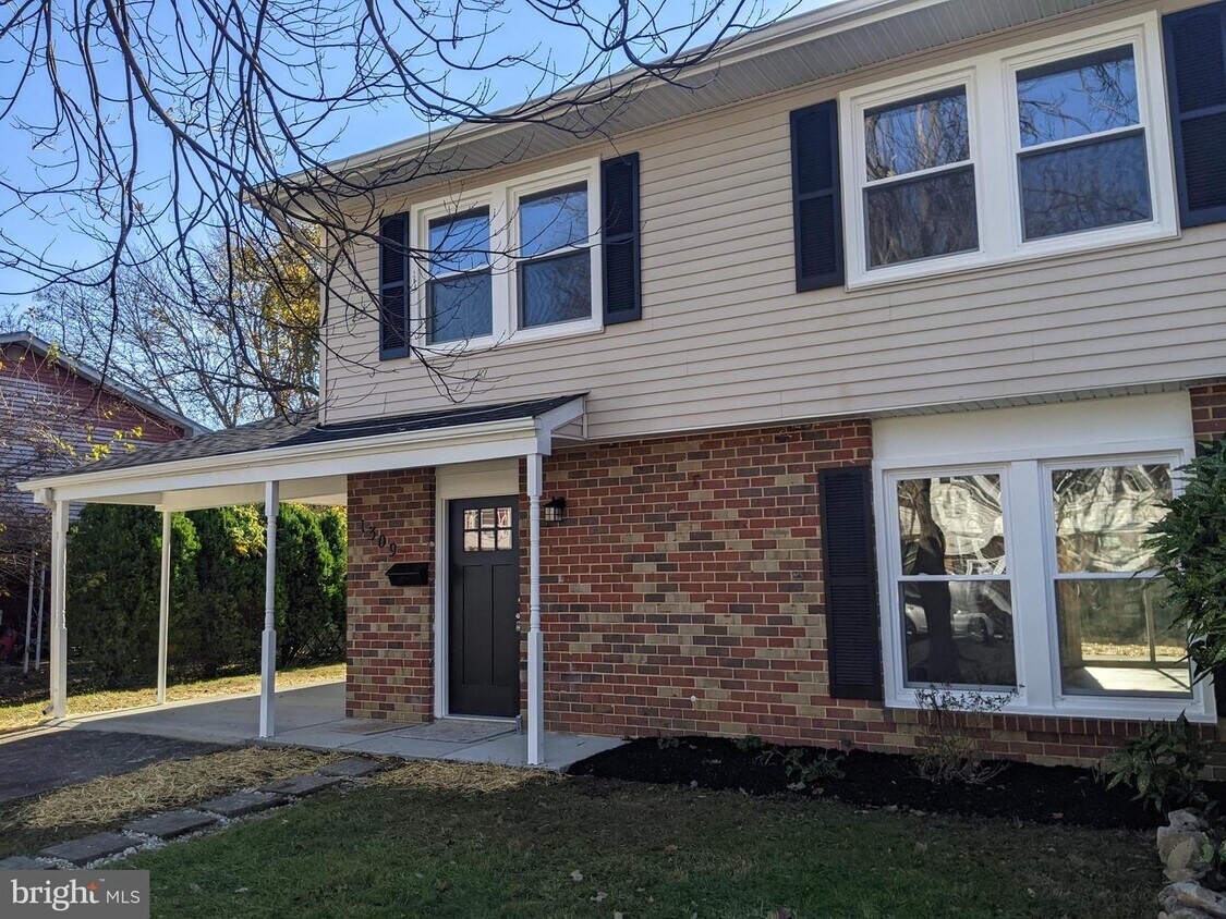 Primary Photo - 1309 Wickell Rd