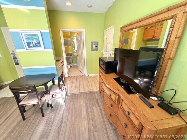 Foto del edificio - 8247 Mulligan Cir