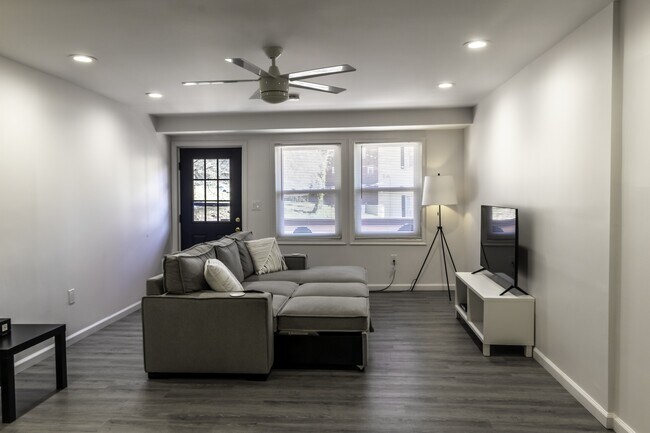 Foto del edificio - 916 Highview St