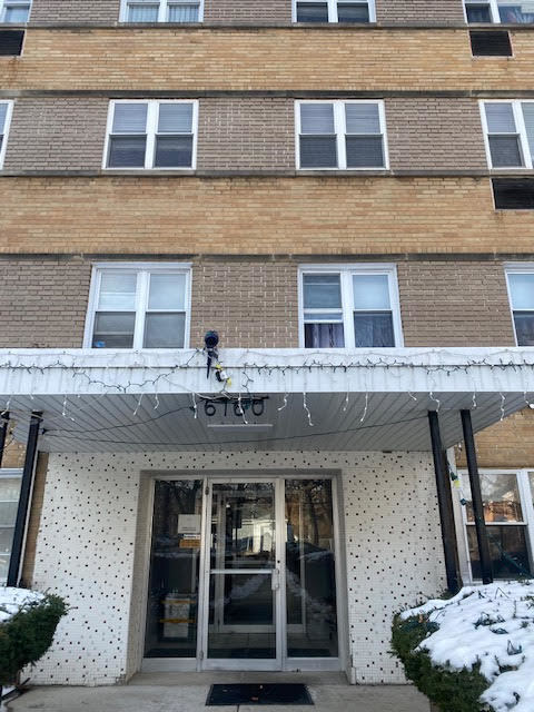 Primary Photo - 6160 N Damen Ave