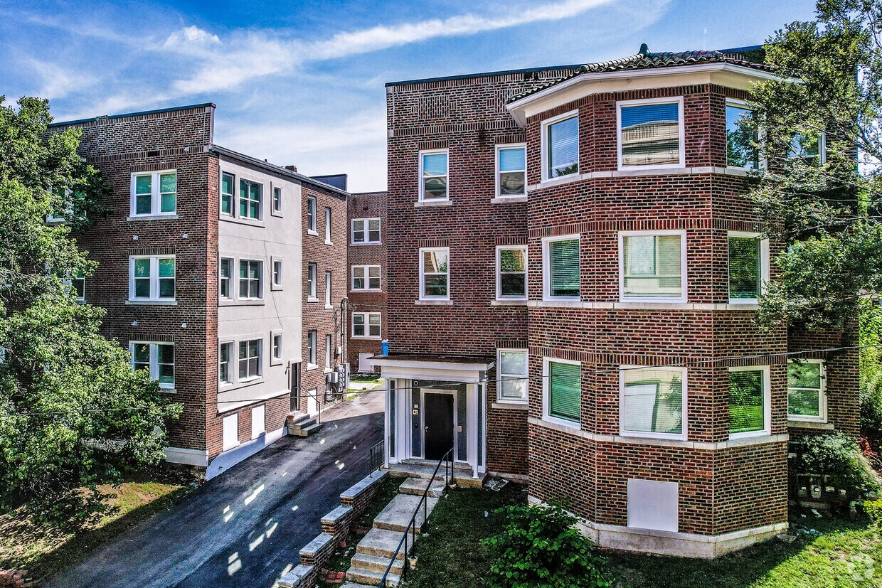 The Armour Apartments 1207 E Armour Blvd Kansas City, MO