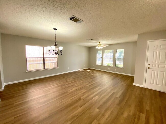 Foto del edificio - 2101 Jasper Ln