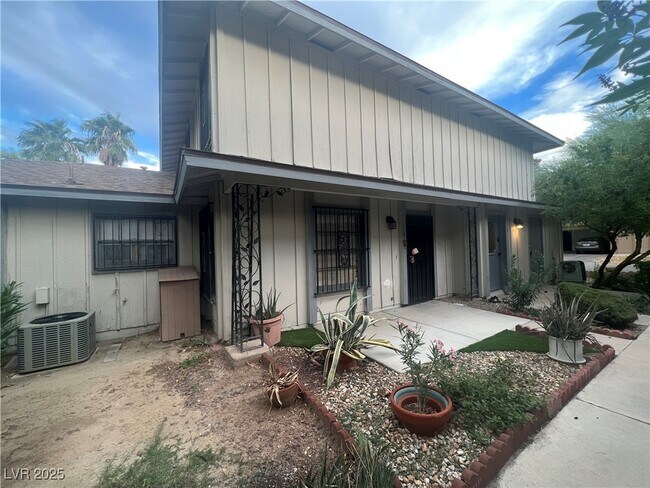 Foto del edificio - 1467 Lorilyn Ave