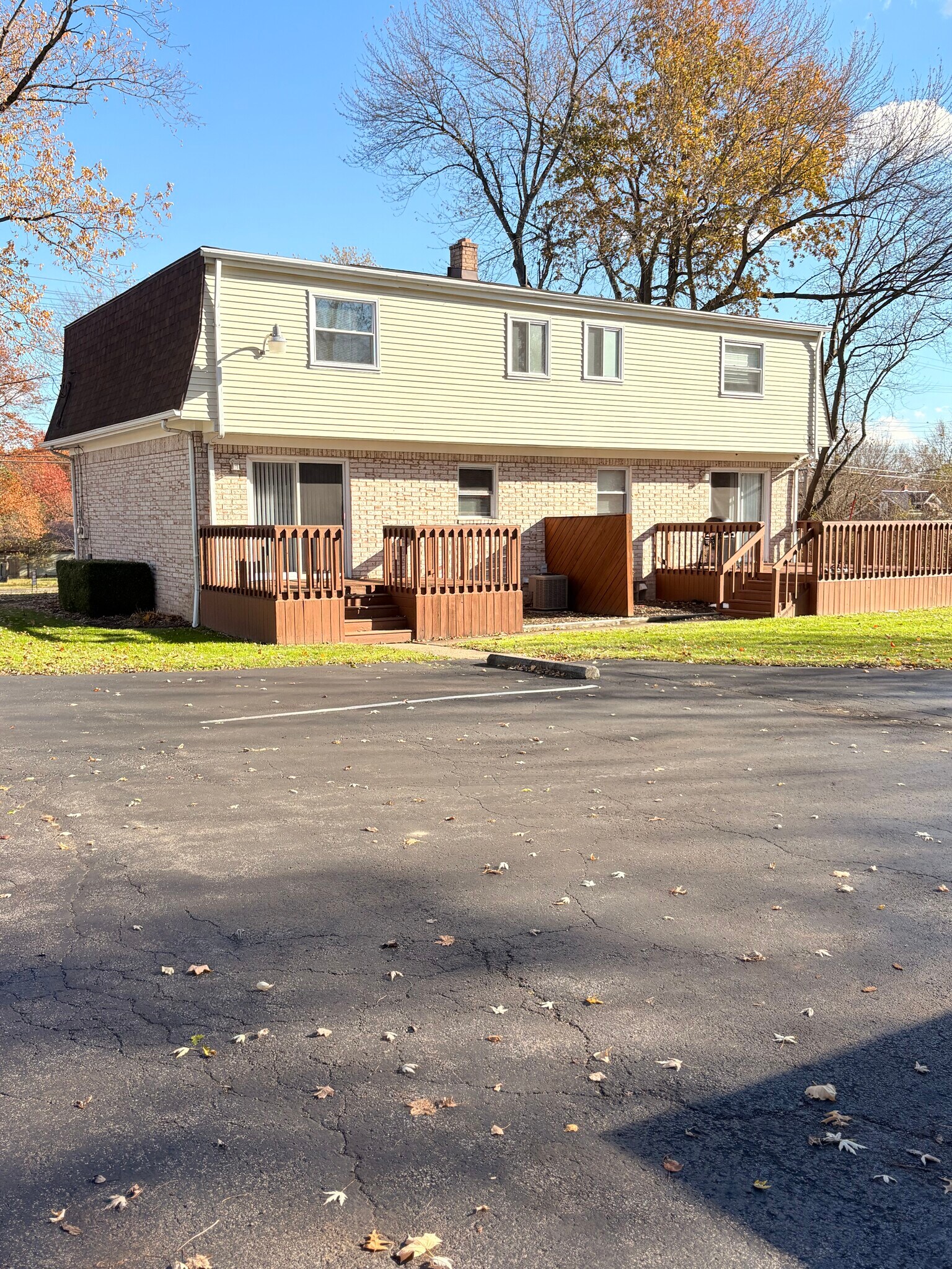 1436 North Rd SE Warren, OH 44484 – photo 2