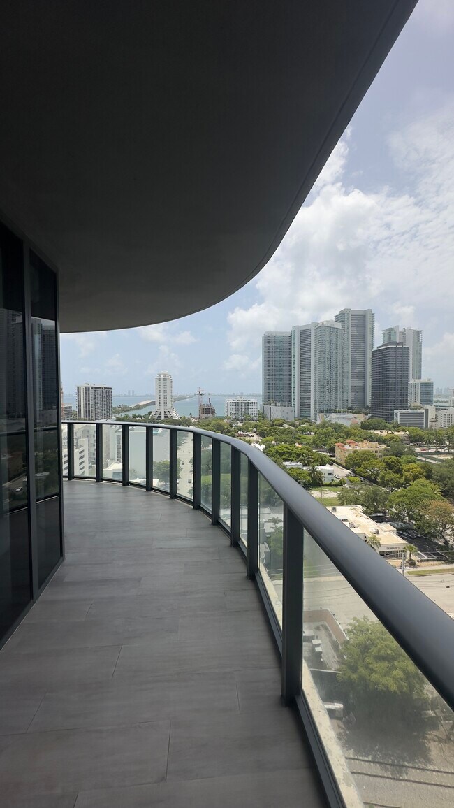 Foto del edificio - 101 NE 34th St