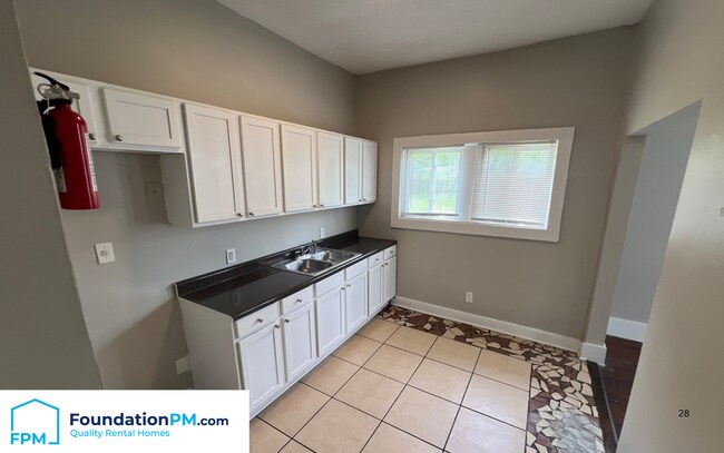 Building Photo - 701 E Alston Ave