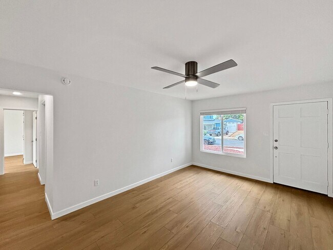 Building Photo - Charming 3BD/2BA House in Clairemont w/ W/...