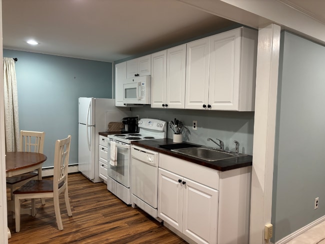 Photo - 10 Roosevelt Rd House