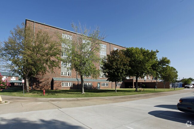 Foto del edificio - Autumn House Senior Housing