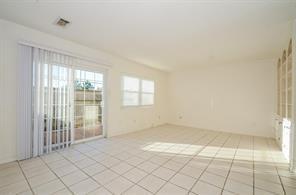 Foto del edificio - 14553 Misty Meadow Ln