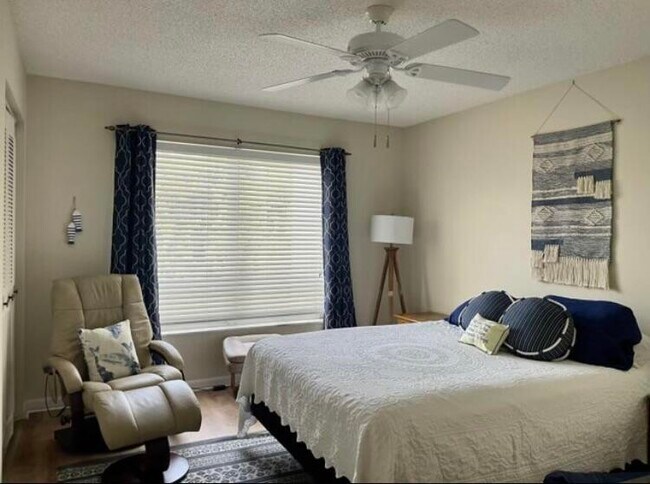 Foto del edificio - 974 NW Spruce Ridge Dr