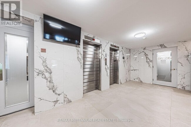 Photo du bâtiment - 2160 Lakeshore Rd.