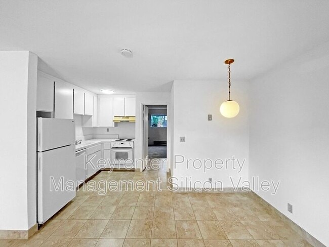 Foto del edificio - 889 Canfield Ct