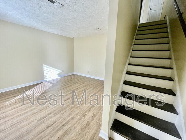 Building Photo - 5854 Aftonshire Dr