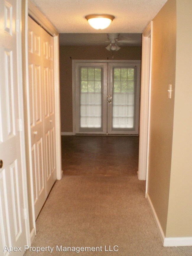 Foto del edificio - 9024 Countryside Ln