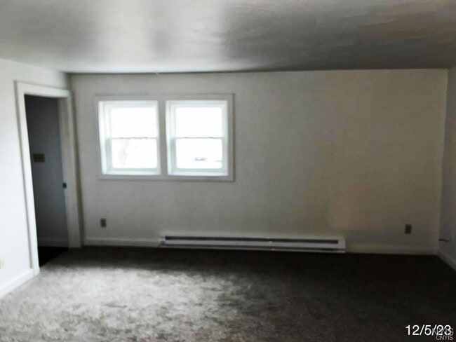 Building Photo - 170 Oswego St