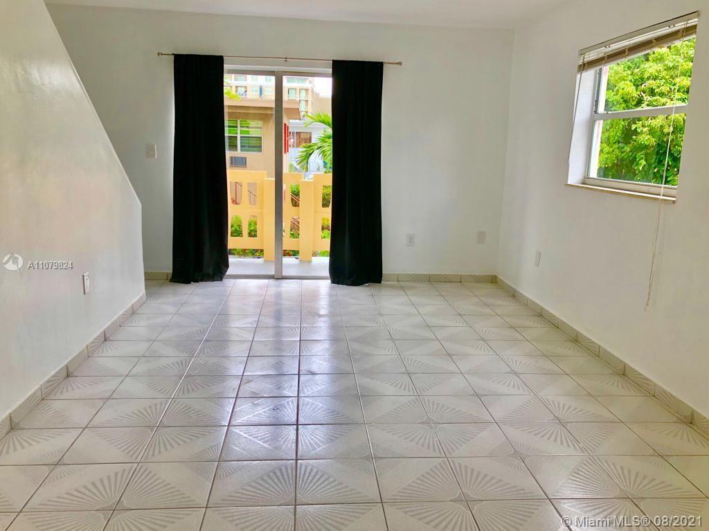 Primary Photo - 7820 NE Bayshore Ct