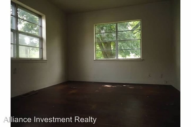 Building Photo - 3 br, 1 bath House - 1204 NW 92nd