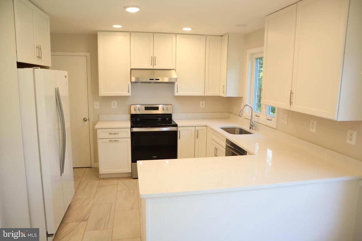 Foto principal - 9021 Falls Chapel Way