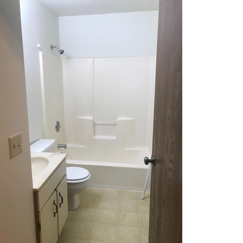 Building Photo - 641 Foxtree Cir