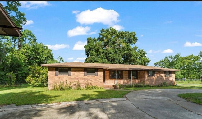 Building Photo - 4906 Yellow Water Rd