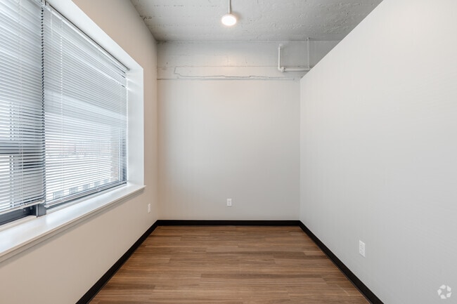 1BR, 1BA - 380SF - Dining Room - The Arnold Apartments