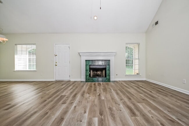 Building Photo - 816 Ravins Way