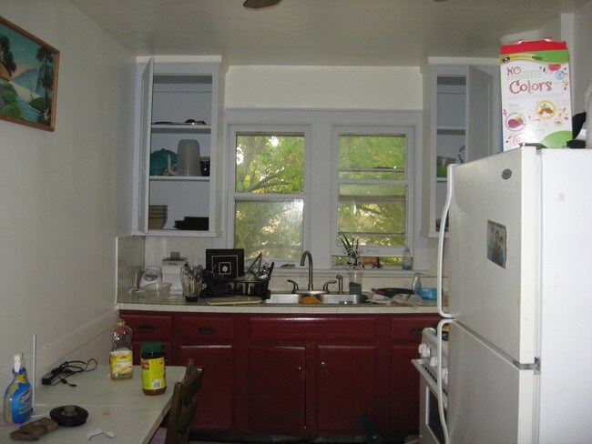 Building Photo - 460 Green Bay Rd