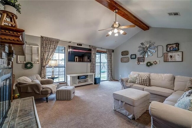 Photo - 2513 Redwood Ln House