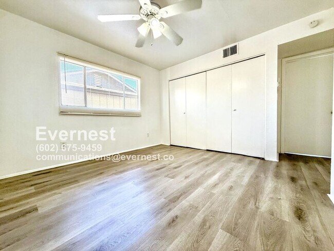 Foto del edificio - 2525 E Willetta St