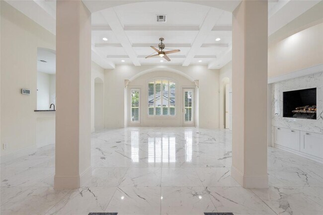 Building Photo - 9701 Lake Isleworth Ct