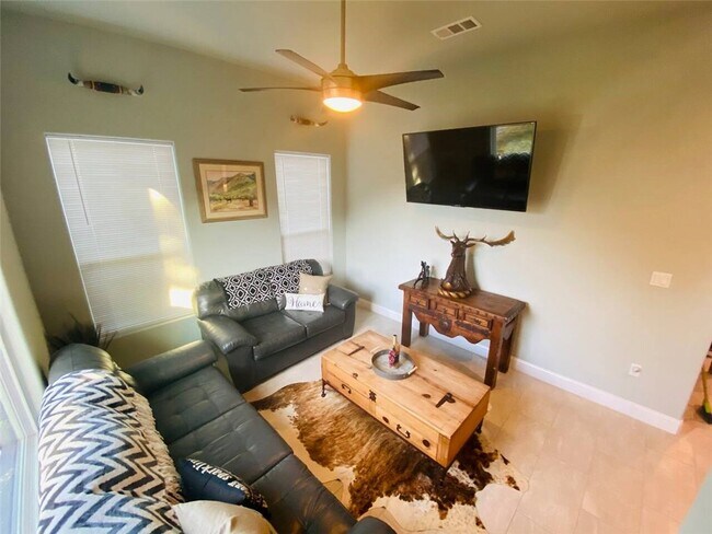 Building Photo - 10207 Little Creek Cir