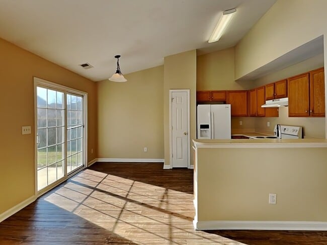 Foto del edificio - 2921 Deep Cove Dr NW