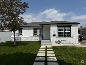Building Photo - 2120 N Dymond St